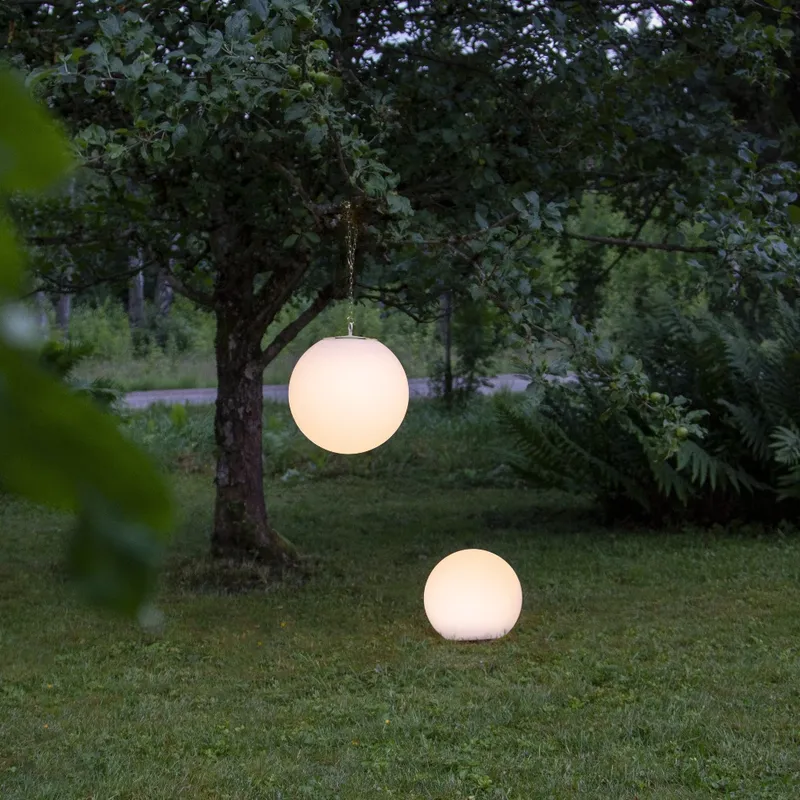 Lampa solarna ogrodowa wisząca LED GLOBY 35-70 lm — zdjęcie 3
