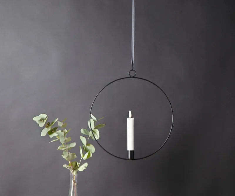 Dekoracja wisząca LED świeca FLAMME RING Czarna 28cm na baterie — zdjęcie 4