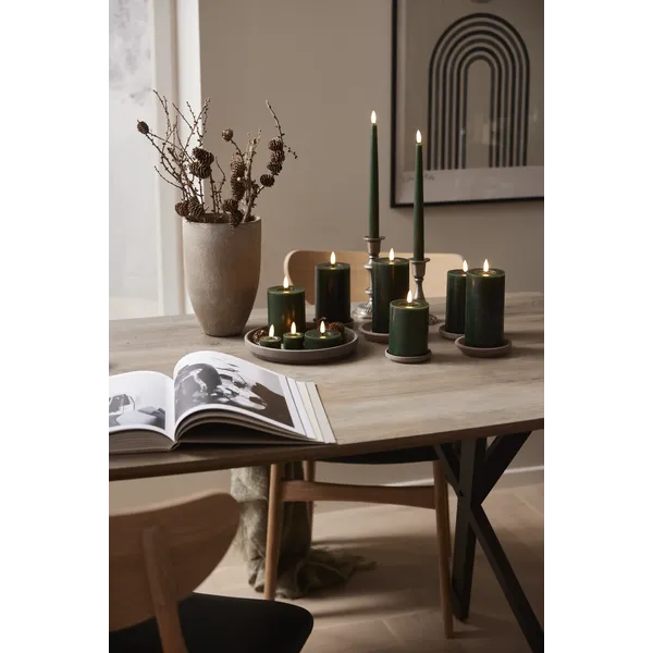 Świeca LED woskowa FLAMME FLOW Zielona 15cm 1500h na baterie — zdjęcie 4