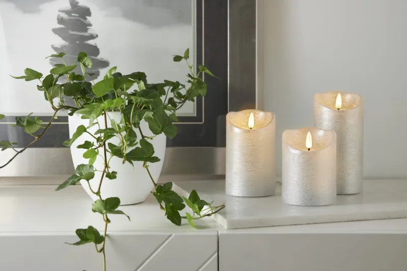 Świeca LED woskowa FLAMME RUSTIC Srebrna 12,5cm na baterie — zdjęcie 4