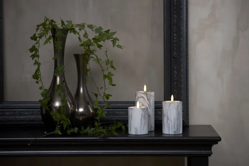 Świeca LED woskowa filarowa FLAMME MARBLE marmurowa 12,5cm na baterie — zdjęcie 6