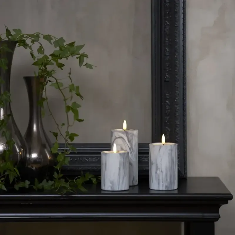 Świeca LED woskowa filarowa FLAMME MARBLE marmurowa 17,5cm na baterie — zdjęcie 3