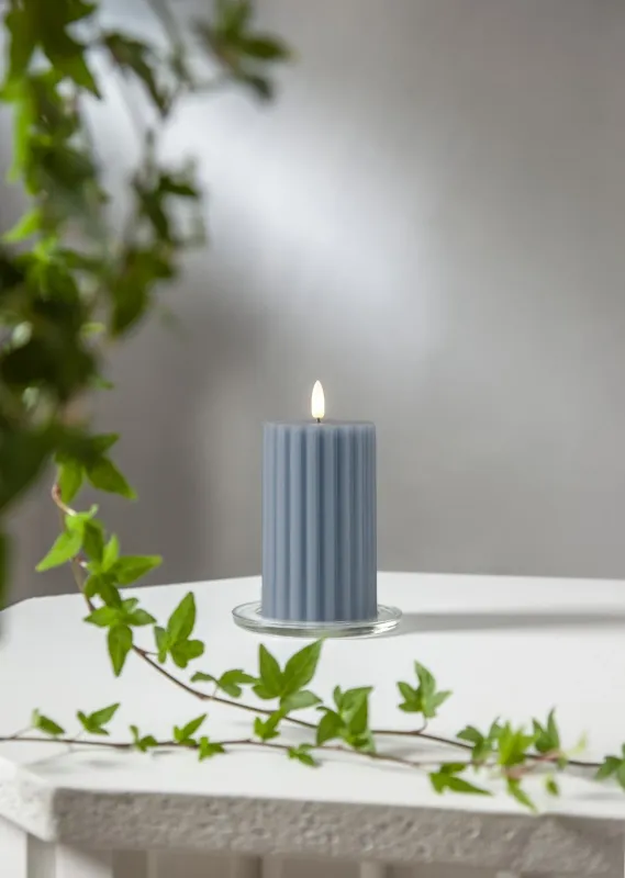 Świeca LED woskowa filarowa FLAMME STRIPE Niebieska 15cm na baterie — zdjęcie 5