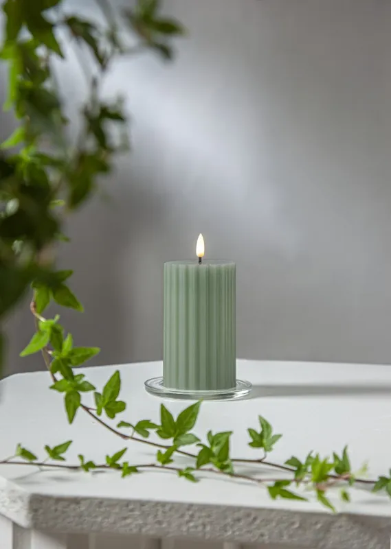 Świeca LED woskowa filarowa FLAMME STRIPE Zielona 15cm na baterie — zdjęcie 9