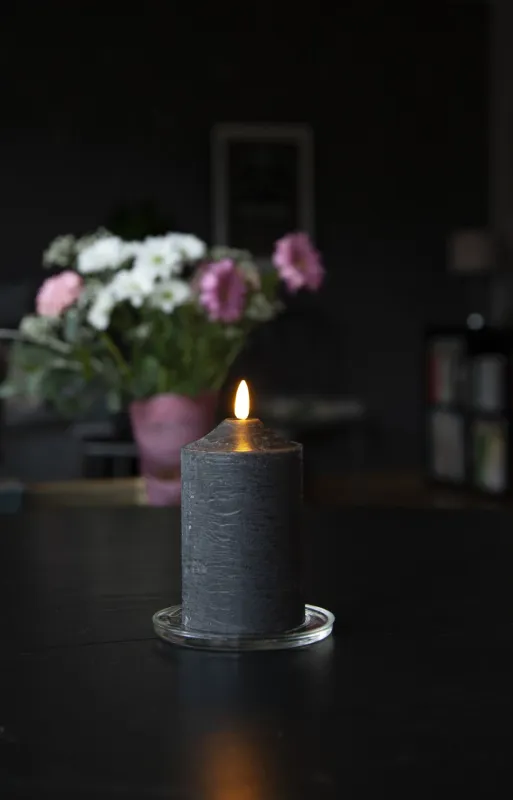 Świeca LED woskowa filarowa FLAMME TOP Czarna 15cm na baterie — zdjęcie 7