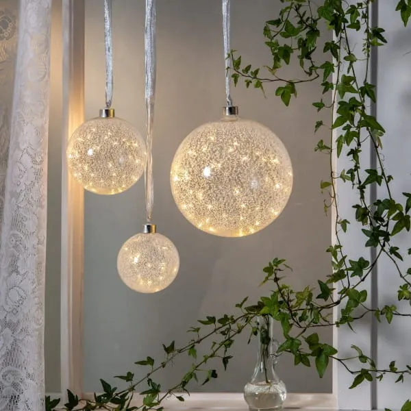 Bombka szklana z podświetleniem Led GLOW SNOW 10cm na baterie — zdjęcie 3