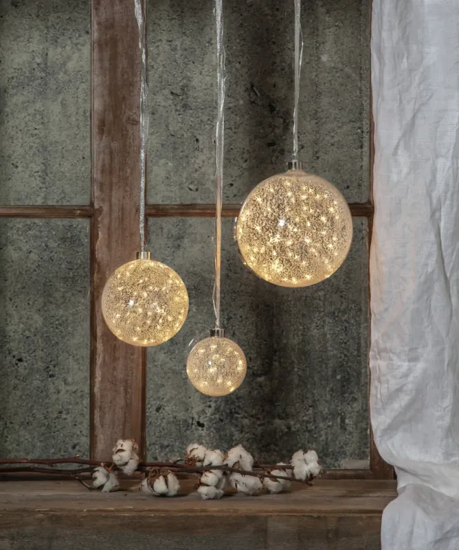Bombka szklana z podświetleniem Led GLOW SNOW 10cm na baterie — zdjęcie 4