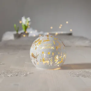 Dekoracja szklana kula z podświetleniem Led MERRY XMAS 12cm  na baterie