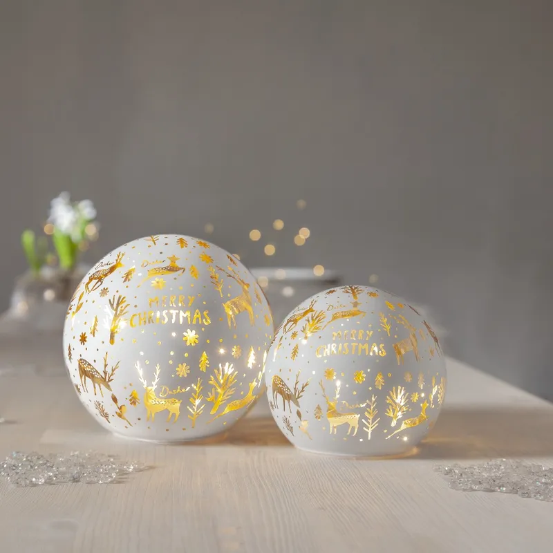 Dekoracja szklana kula z podświetleniem Led MERRY XMAS 12cm  na baterie — zdjęcie 3