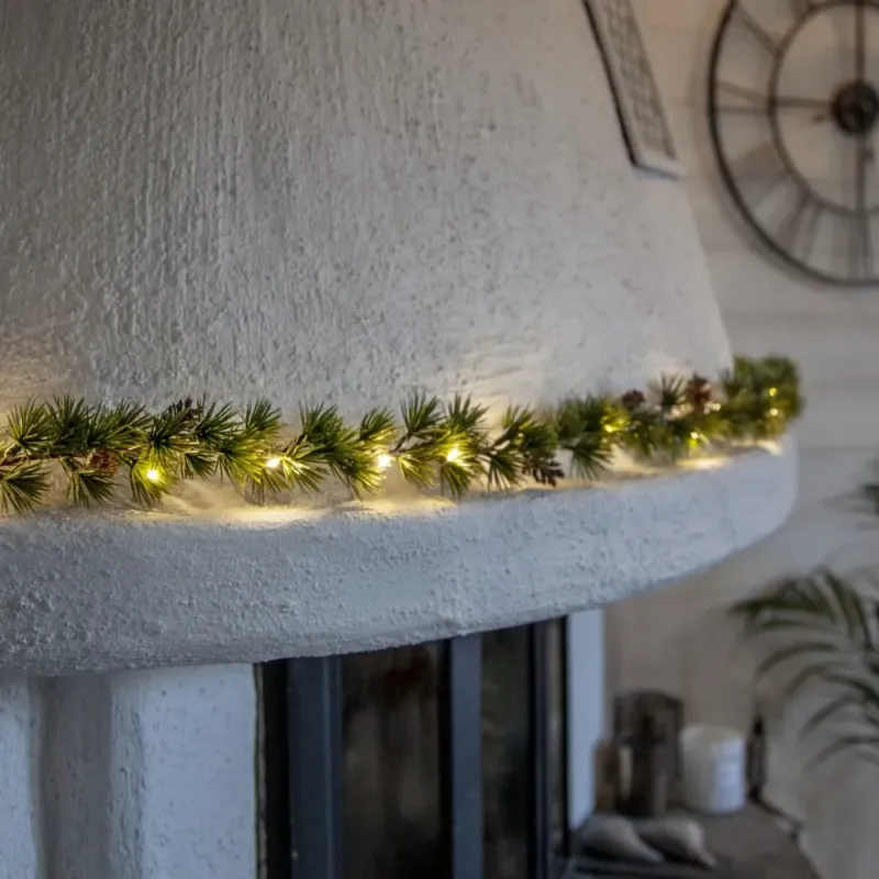 Girlanda z modrzewia z szyszkami i oświetleniem Led LARIX 140cm na baterie — zdjęcie 6