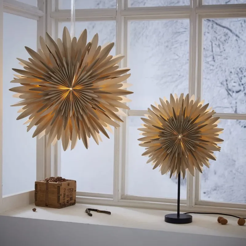 Gwiazda stojąca beżowa WINTER 60cm wysokości metalowa podstawa wymienne żarówki LED E14 — zdjęcie 3