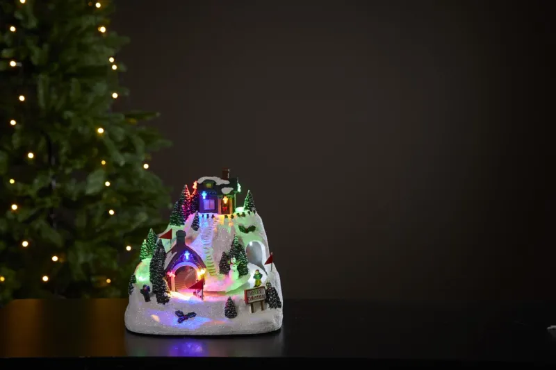 Pozytywka świąteczna wioska z lodowiskiem Led ALPVILLE — zdjęcie 5