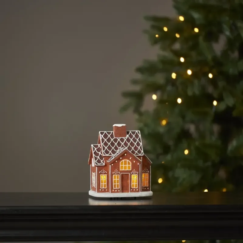 Scenka świąteczna chatka z piernika Led GINGERVILLE — zdjęcie 3