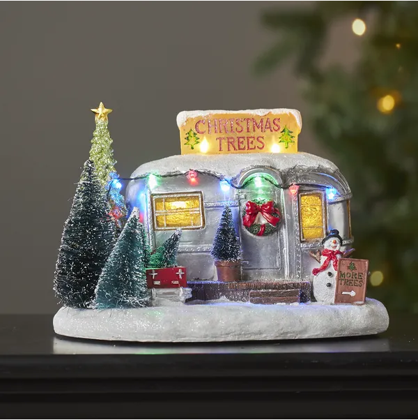Scenka świąteczna przyczepa kempingowa ze sprzedażą choinek Led  MERRYVILLE — zdjęcie 5