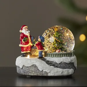 Scenka świąteczna szklana kula z choinką Led WINTERVILLE