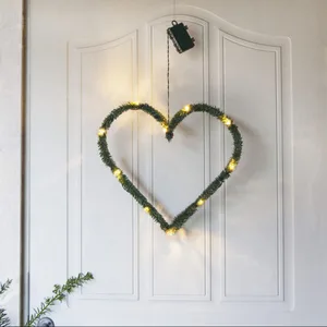 Serce ze sztucznego igliwia z oświetleniem Led HEART 38cm na baterie