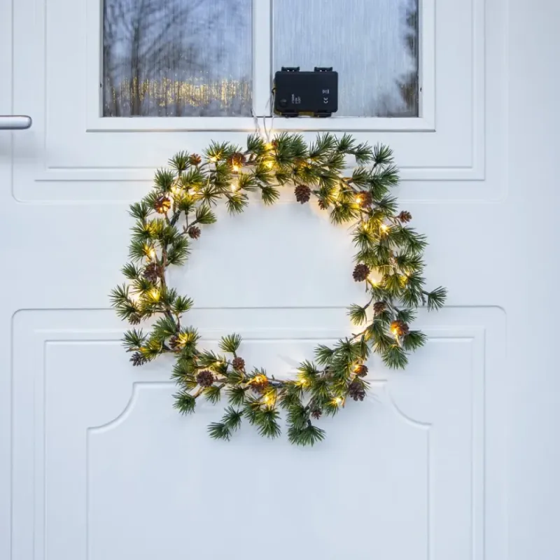 Wianek z modrzewia z szyszkami i oświetleniem Led LARIX 40cm na baterie — zdjęcie 10