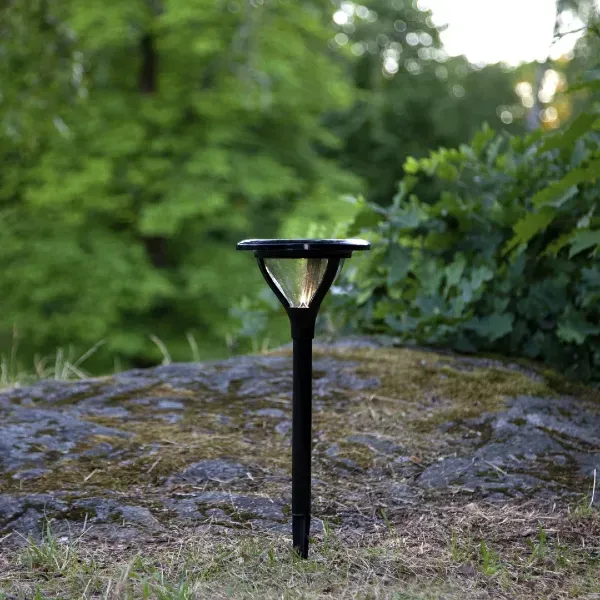 Lampa solarna ogrodowa LED wbijana MERVIA — zdjęcie 3