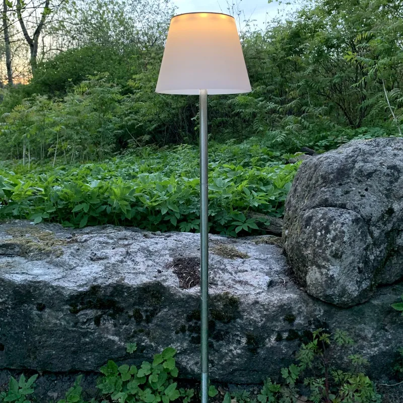 Lampa solarna ogrodowa LED wbijana SOLINI — zdjęcie 7