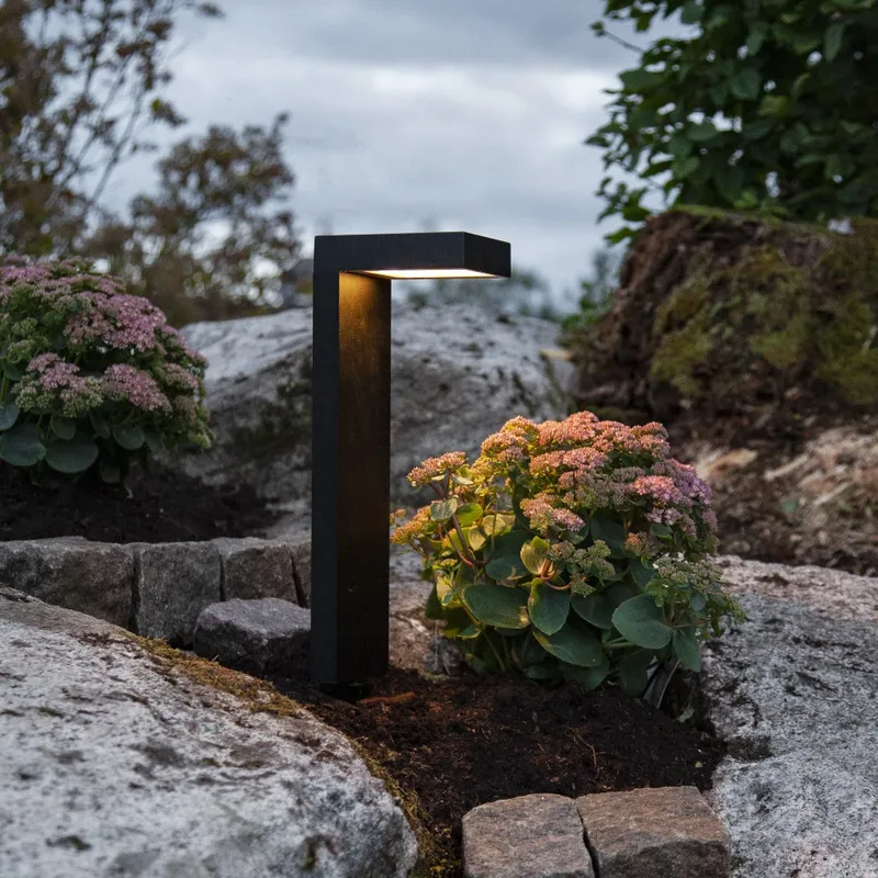 Lampa solarna ogrodowa LED wbijana VICINI — zdjęcie 3