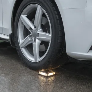 Oprawa najazdowa ogrodowa LED solarna