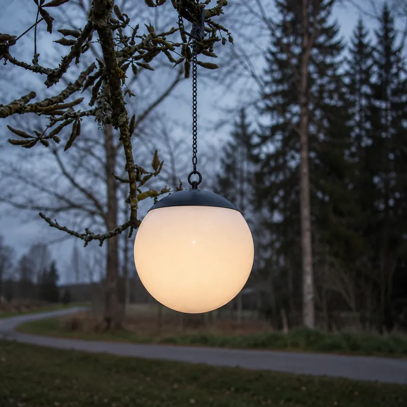 Dekoracja kula solarna ogrodowa LED wisząca GLOBUS — zdjęcie 3