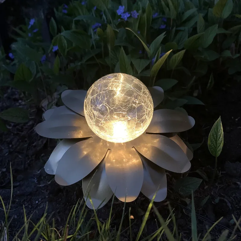 Dekoracja solarna ogrodowa LED 3 kwiaty Lilly — zdjęcie 3