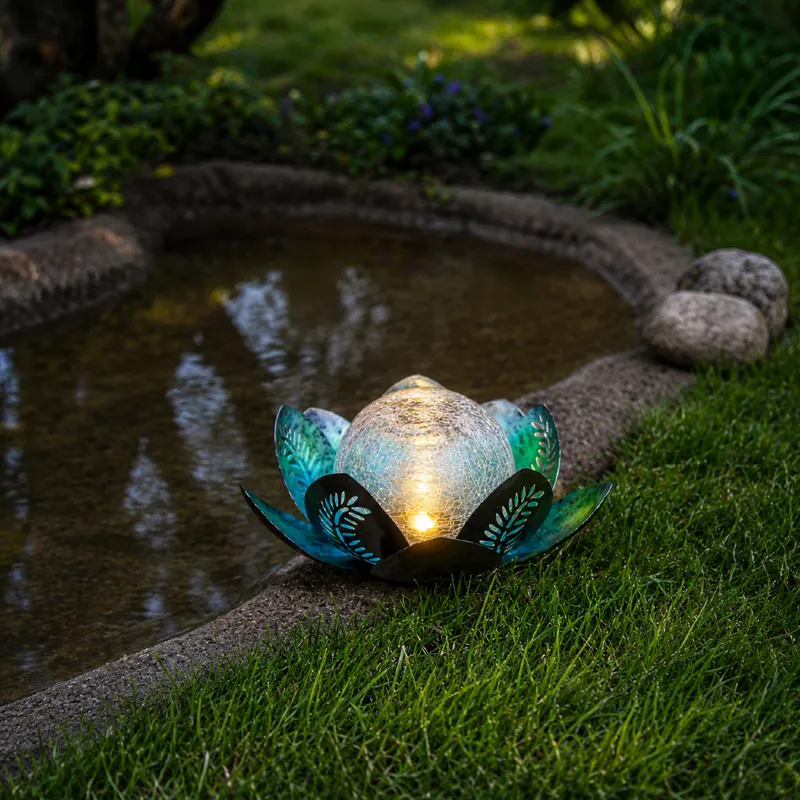 Dekoracja solarna ogrodowa LED Lilly — zdjęcie 3