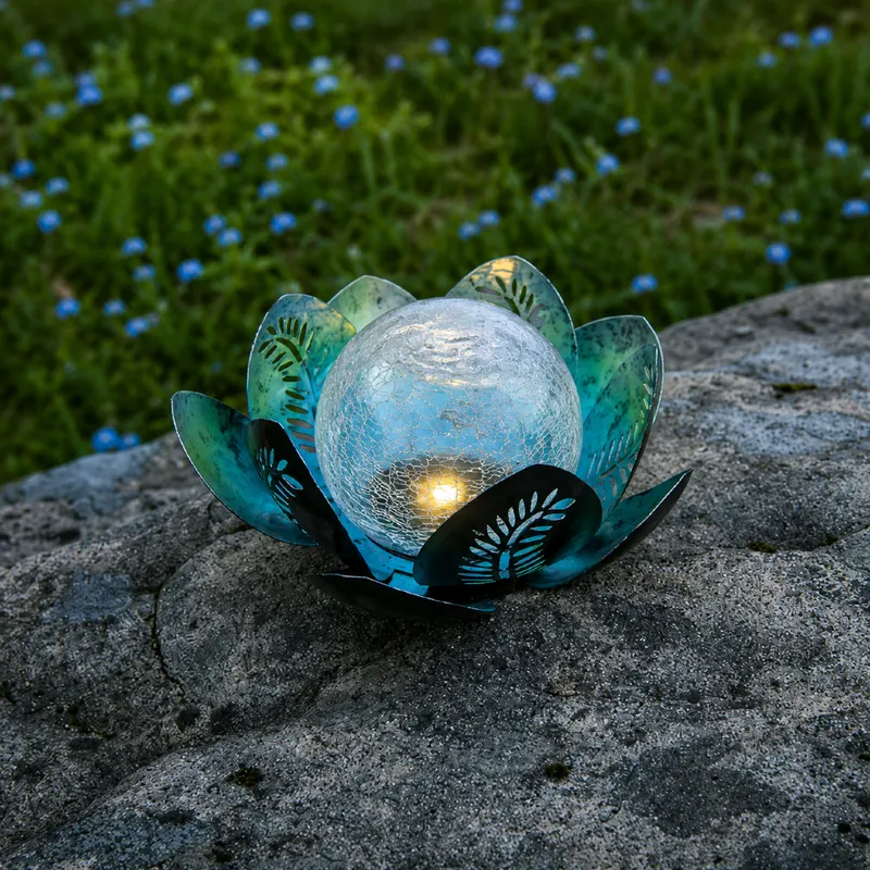 Dekoracja solarna ogrodowa LED Lilly — zdjęcie 4