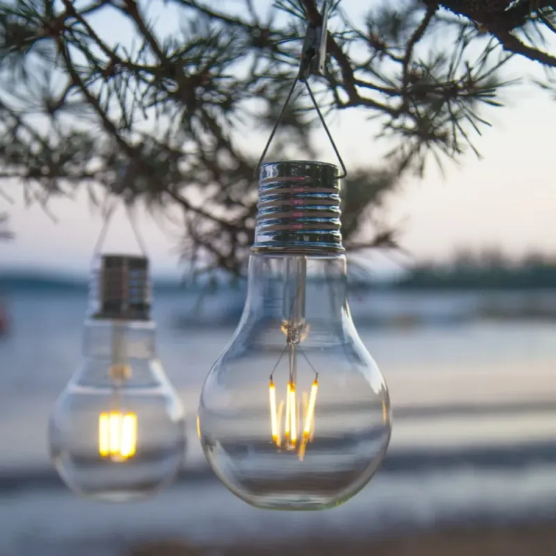 Dekoracja solarna ogrodowa LED wisząca Żarówka FILLE — zdjęcie 6