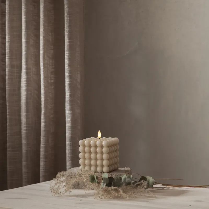 Świeca LED woskowa filarowa FLAMME DOT Beżowa 12,5cm na baterie — zdjęcie 4