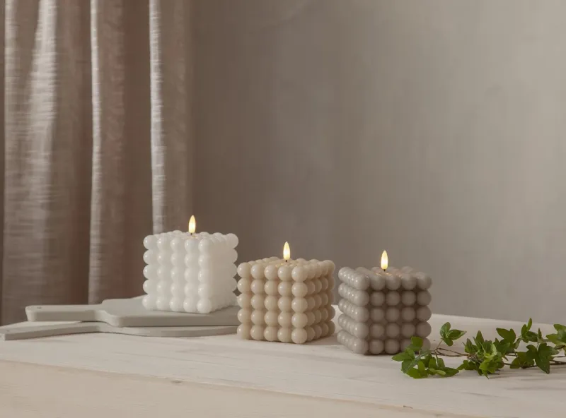 Świeca LED woskowa filarowa FLAMME DOT Beżowa 12,5cm na baterie — zdjęcie 5
