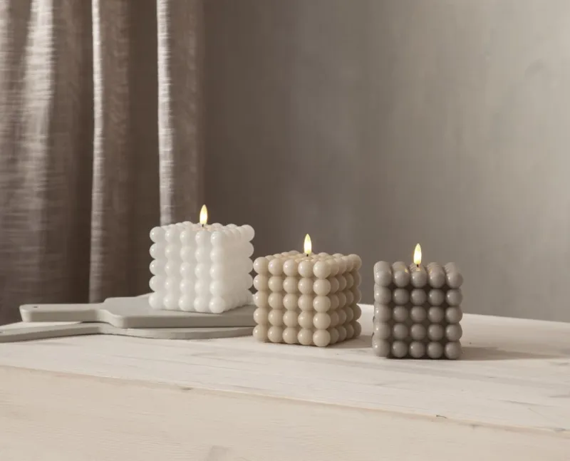 Świeca LED woskowa filarowa FLAMME DOT Beżowa 12,5cm na baterie — zdjęcie 8