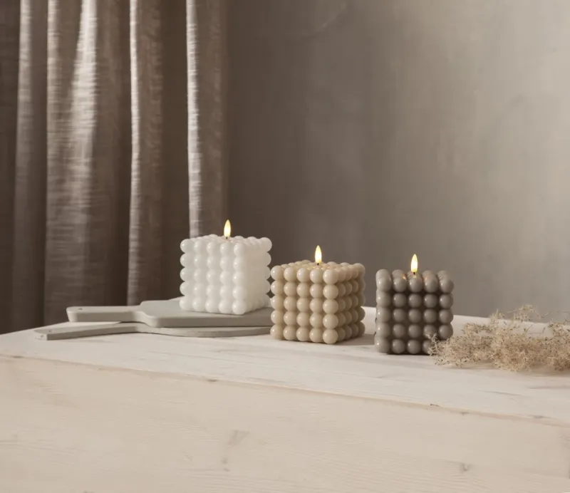 Świeca LED woskowa filarowa FLAMME DOT Beżowa 12,5cm na baterie — zdjęcie 9