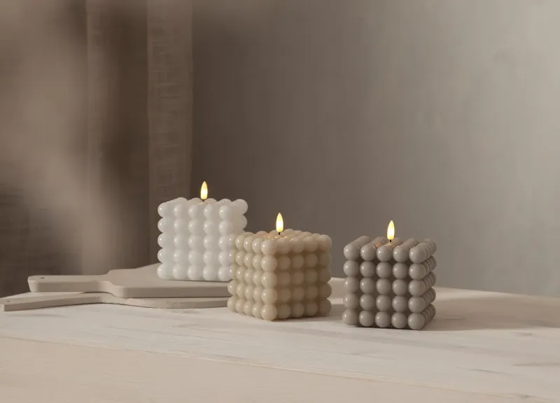 Świeca LED woskowa filarowa FLAMME DOT Beżowa 12,5cm na baterie — zdjęcie 10