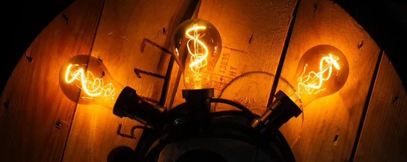 Żarówka LED A60 3W Filament GRACE SMOKE 1800k — zdjęcie 4