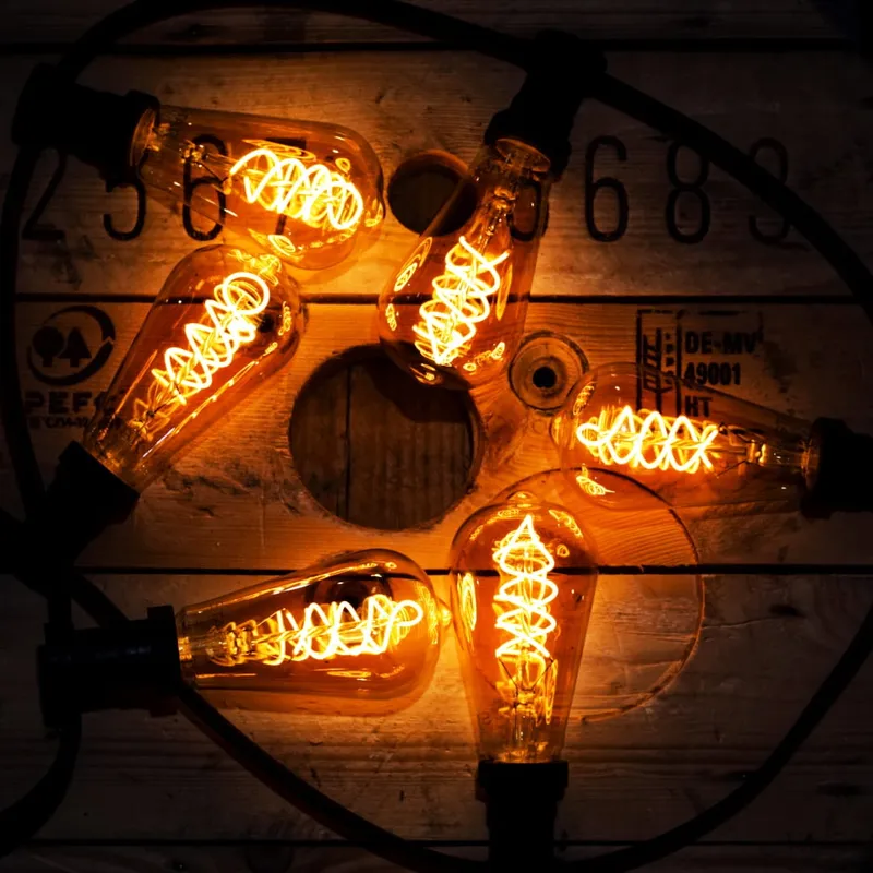 Żarówka LED ST64 3,2W Filament DECOLED AMBER Ściemniana — zdjęcie 2